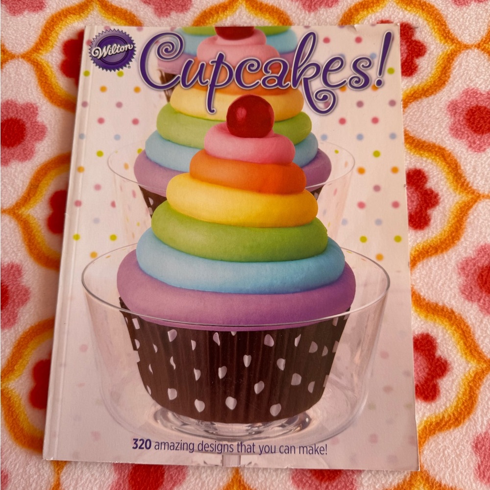 Wilton Colorful Cupcake Party Supply book